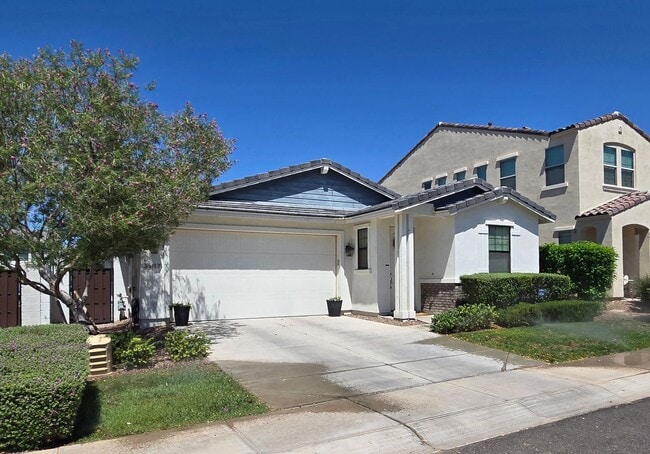 Photo - 4-bedroom + Den, 3-bath home in The Preserve at San Tan