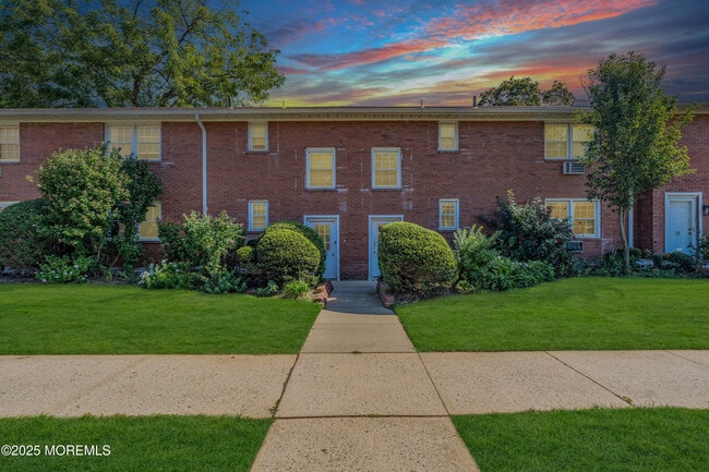 Building Photo - 364 Westwood Ave Unit 16