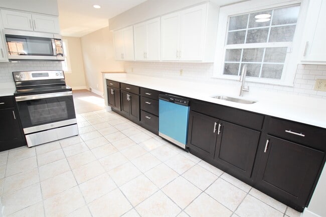 Photo - 111 S 12th St