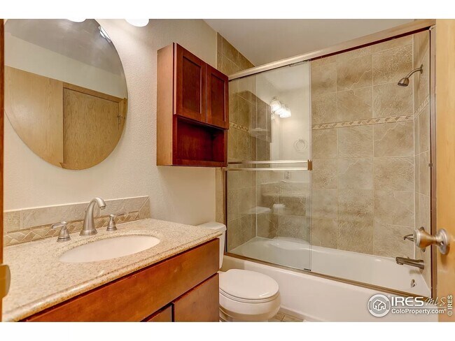 Photo - 4990 Meredith Way