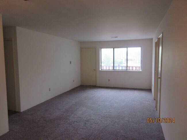 Photo - Upper 2 bedroom plus den in Germantown Unit 15623 - 14