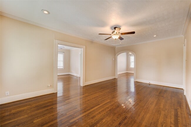 Photo - 2620 Peckham St