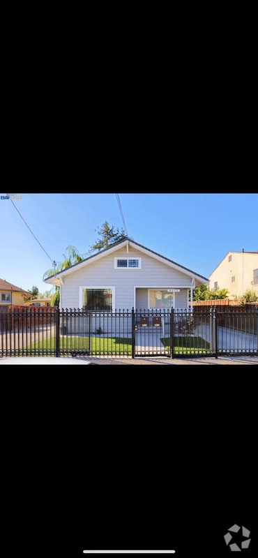 Building Photo - 9315 Hillside St Rental
