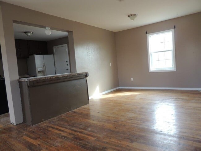 Photo - 410 Snyder St