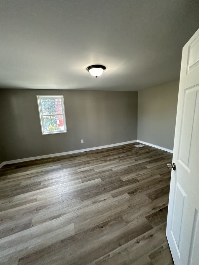 Photo - 2212 Midland Ave