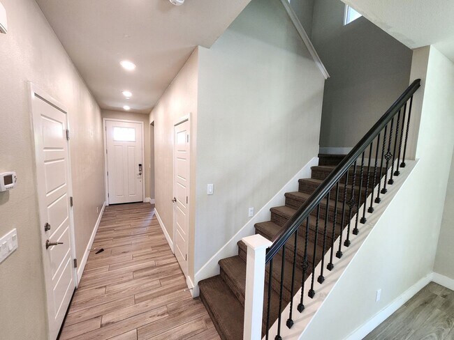 Photo - Updated North Natomas 5bd/3ba Home with 2 Car Garage