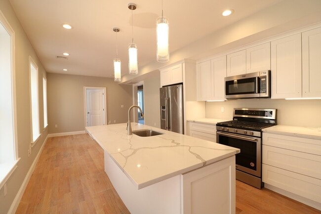 Photo - 422 Hanover St Unit 5