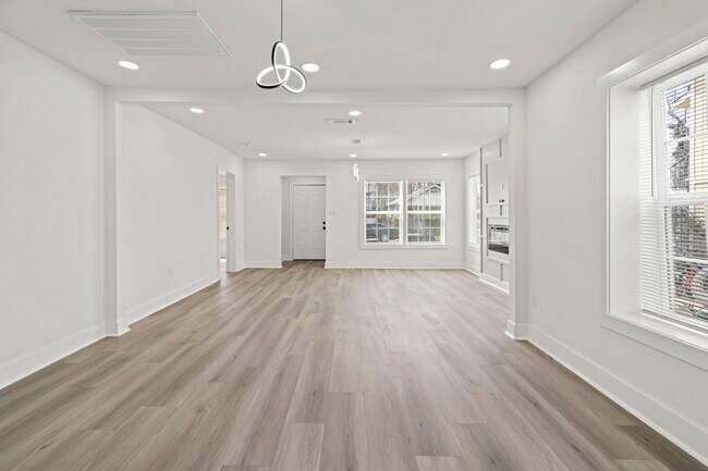 Photo - 2817 Winbern St