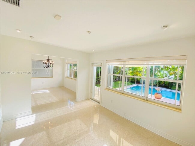 Photo - 8959 Dickens Ave