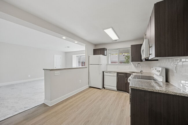 Photo - Knightsbridge Apartments