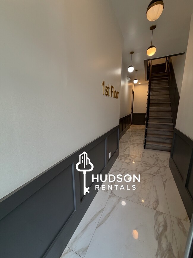 50 Grace St 3L - 52 Grace St Unit 3L