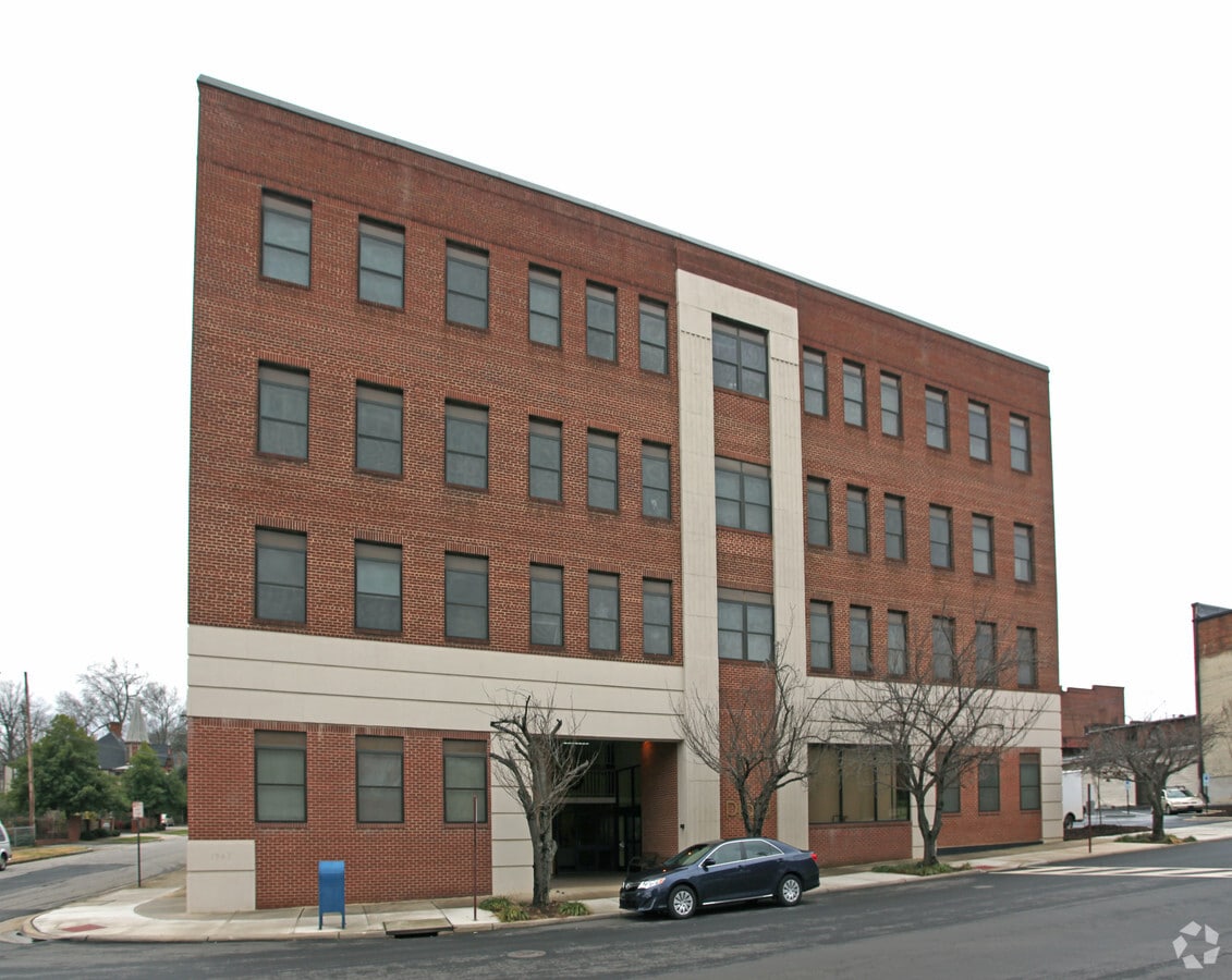 Photo - Plaza Apartments