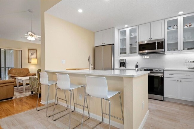 Photo - SEASONAL TROPICAL GETAWAY!