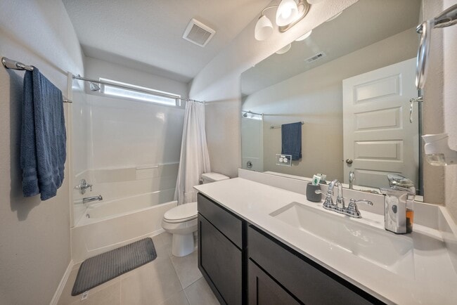 Building Photo - 8919 Oak Ivy Ln