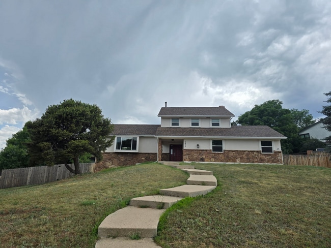 Building Photo - 2455 Stoneridge Dr Rental