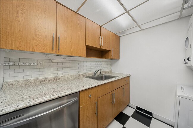 5055 NW 7th St Unit 409