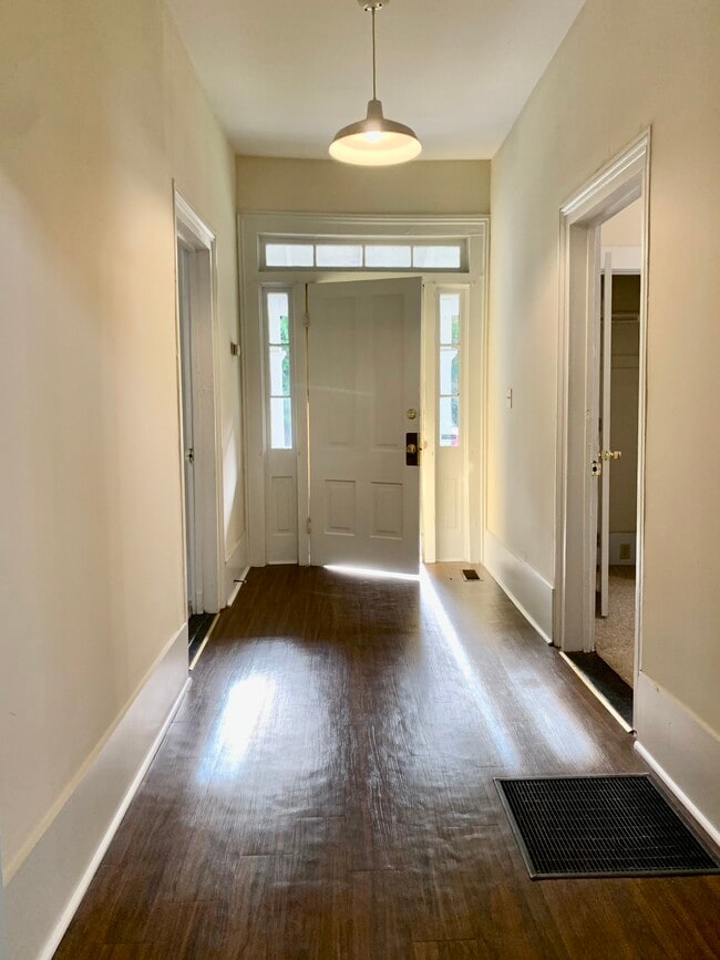 Photo - 160 Lyndon Ave