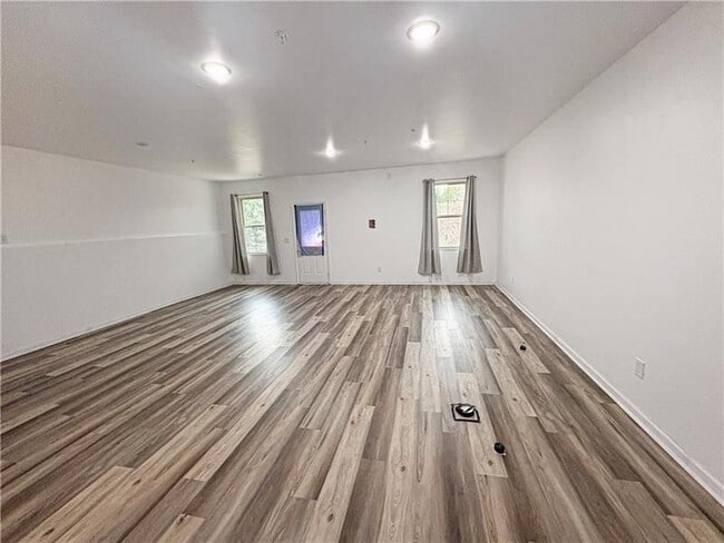Photo - 339 Cherryhill Ln