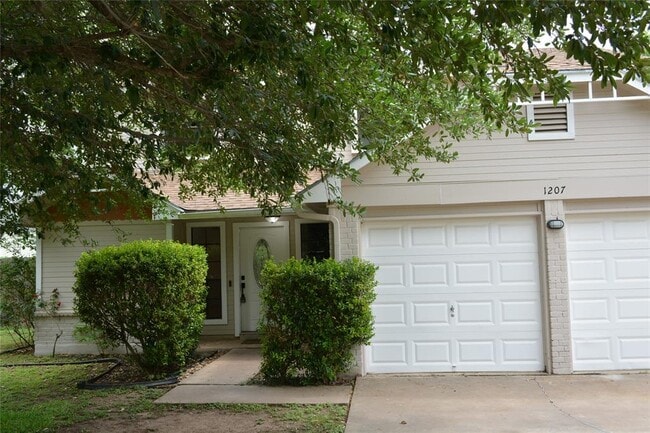 Photo - 1207 Crupp Ct