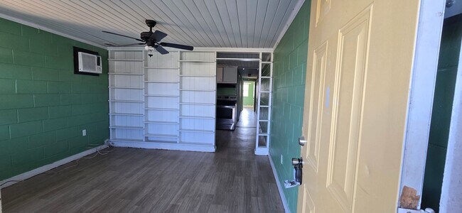 Photo - 1132 Camille St