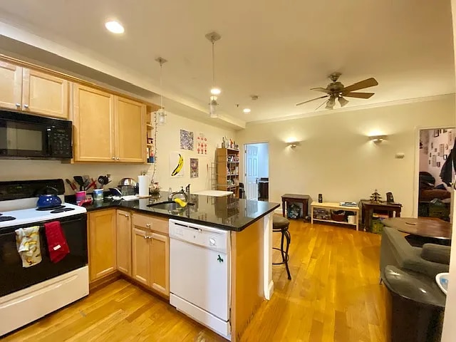 Photo - 1021 Tremont St