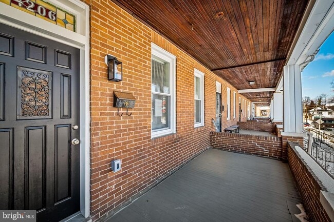 Building Photo - 4206 Ivanhoe Ave