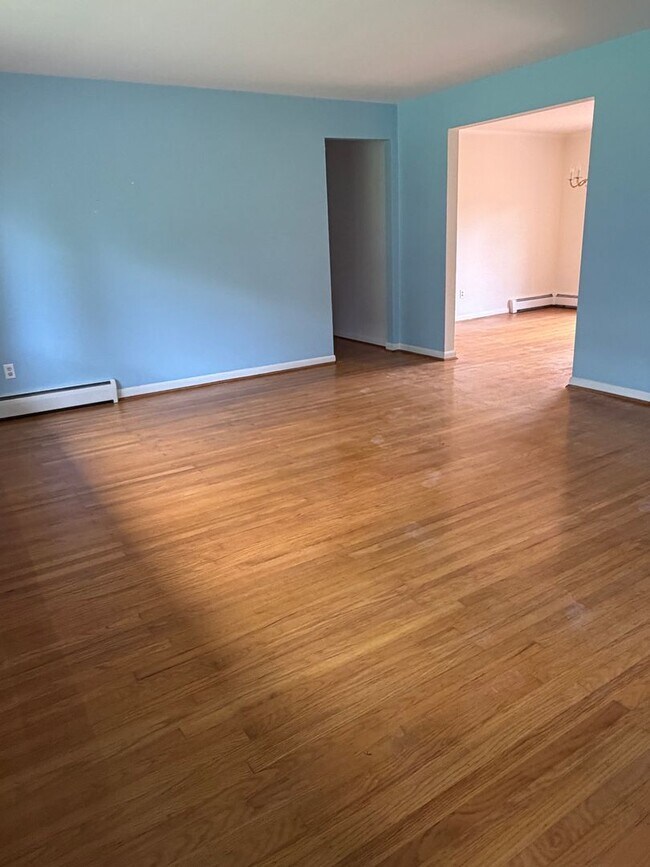 6 Patricia Ln