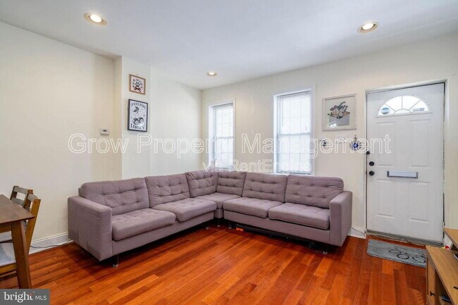 Photo - 1038 S Bouvier St Condo