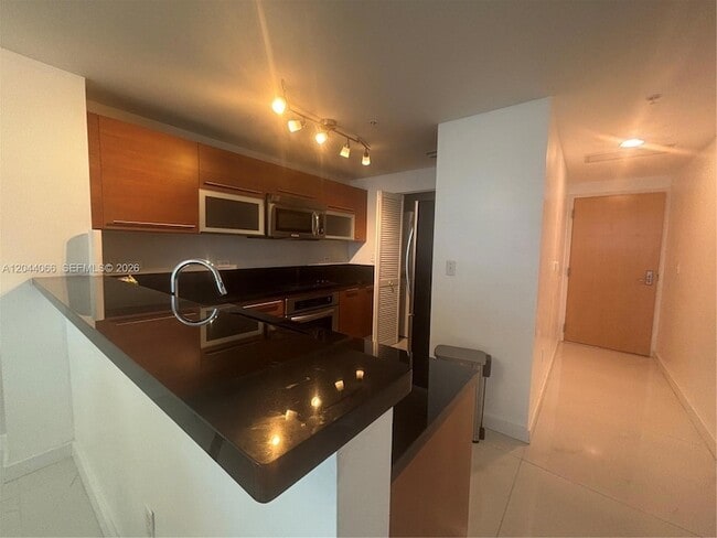 Photo - 253 NE 2nd St Unidad 1204