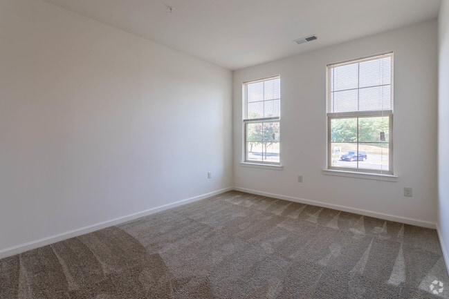 2 BR, 2 BA - 1,267 SF