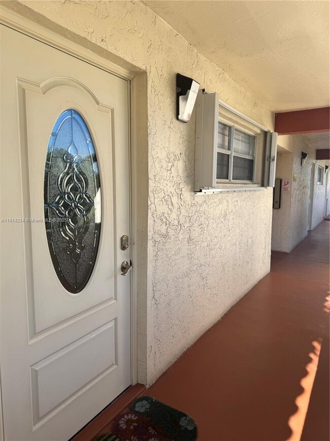 Photo - 9811 N Hollybrook Lake Dr Unit 306