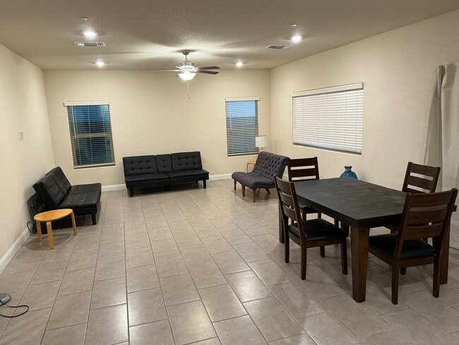 Photo - 2306 Malaspina Dr