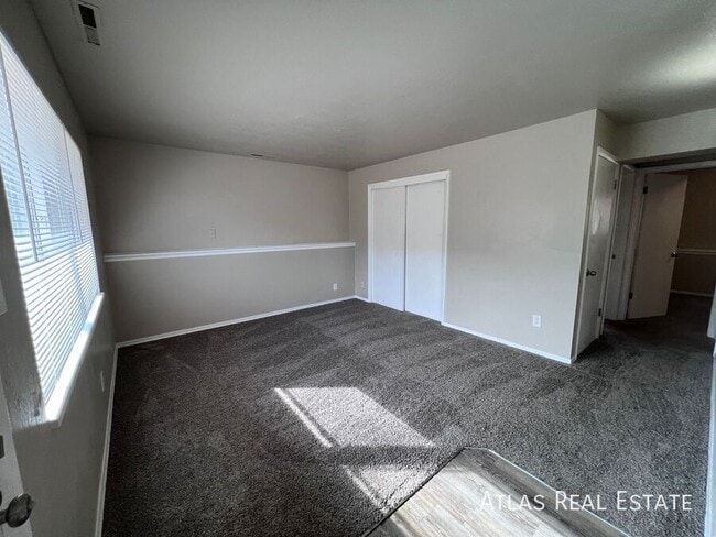 Photo - 4414 N Chestnut St Unit 2