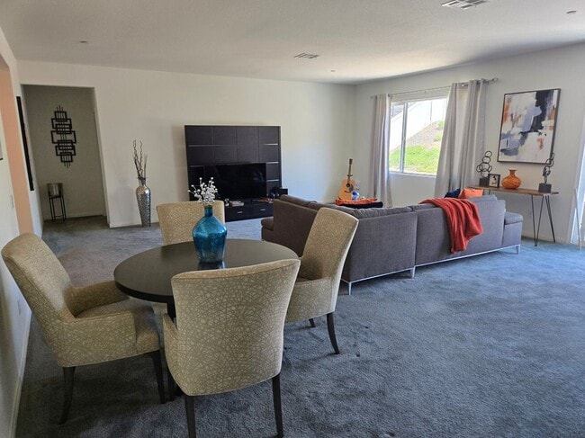 Photo - 7900 Raincross Ct
