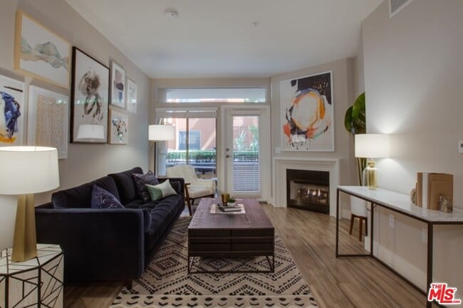 Photo - 6220 W 3rd St Unit 1-306