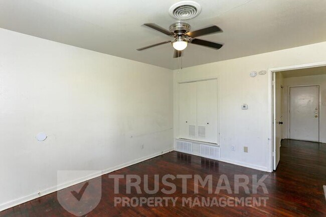 Photo - 507 Adams Ave Unidad A