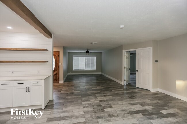 Photo - 4409 W Griswold Rd