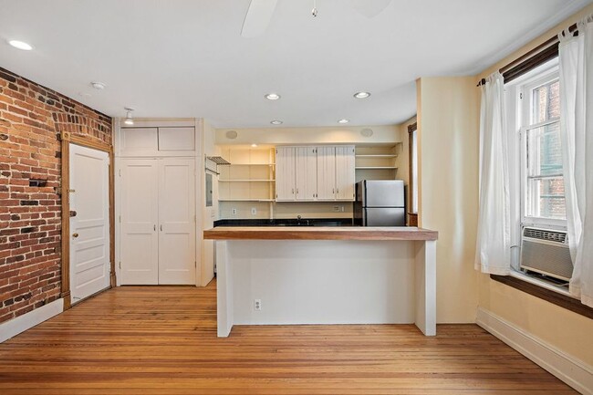 Beautiful Two Bedroom + Den on Biltmore St... - Beautiful Two Bedroom + Den on Biltmore St... Casa