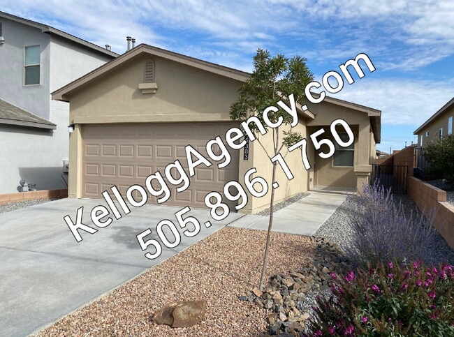 Building Photo - MUST SEE 3BR/2Bath Rental