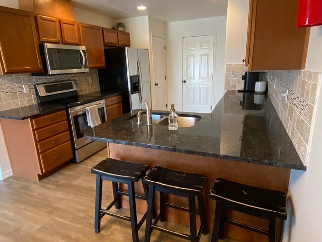 Photo - 1280 SW Selway Ln