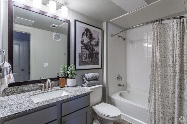 2BR, 2BA - 1,142SF