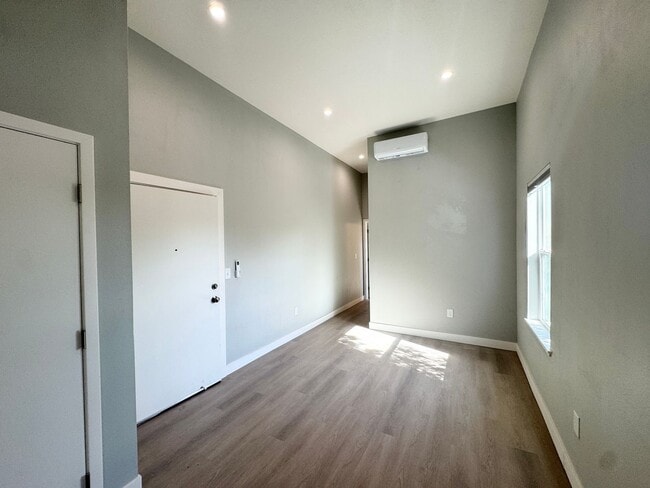 Photo - Perfect Shape Downtown Livermore Living Condo above Yin-Yin Restaurant