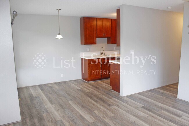 46-1032-1032 Emepela Wy