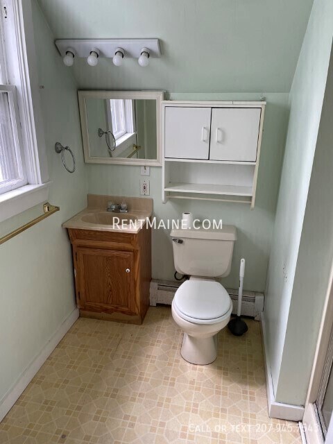 200 Center St Unit 5