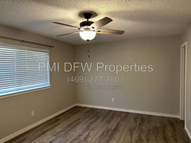 Photo - 2120 Blossom Ln