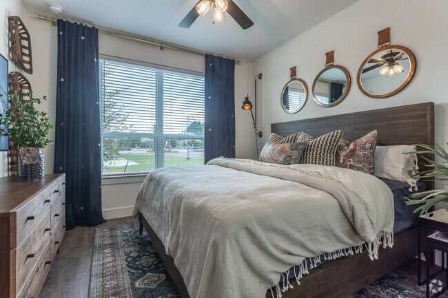 1 BR, 1 BA - 750 SF