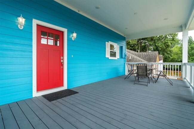 Building Photo - 215 West Dr Rental