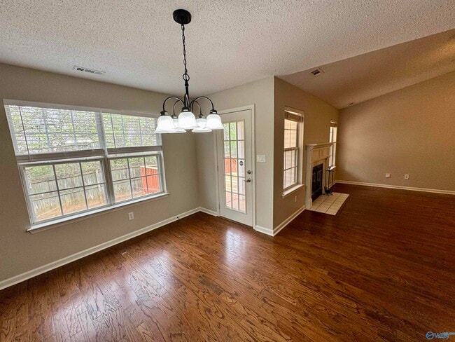 Photo - 403 Barrington Hills Dr