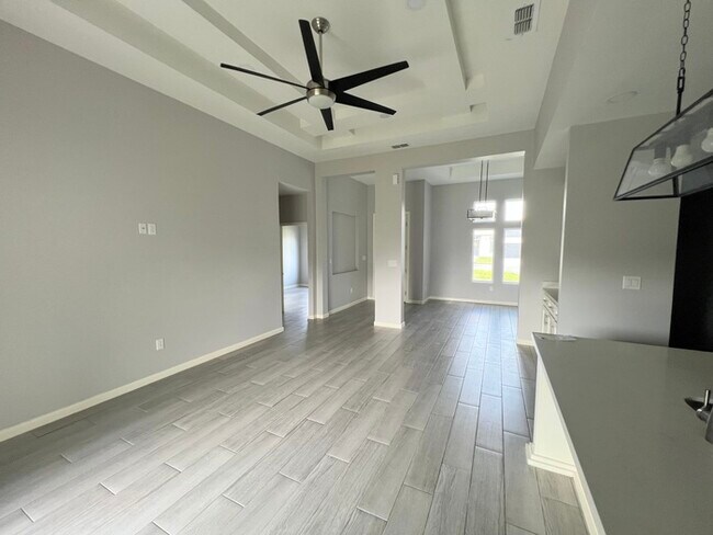 Photo - 1862 Castillo St