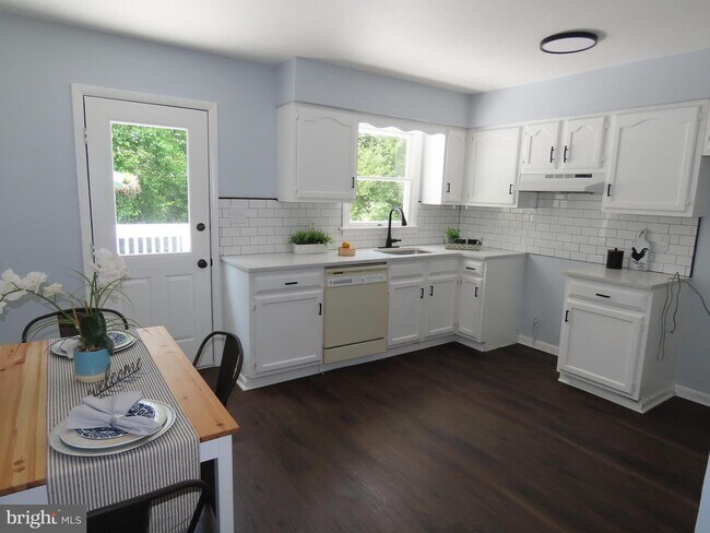 Photo - 157 Justice Way